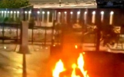 Nam thanh niên bốc cháy như ngọn đuốc lúc giữa đêm Ảnh 2