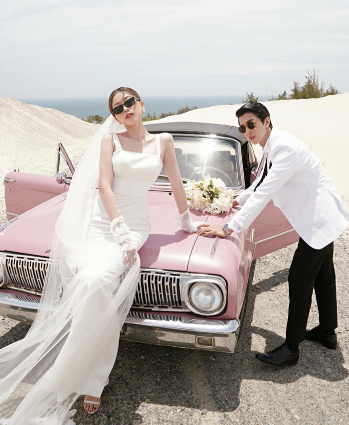 Đám cưới Bình An - Phương Nga diễn ra vào ngày 21/10 với sự chứng kiến của bạn bè và những người thân thiết. 