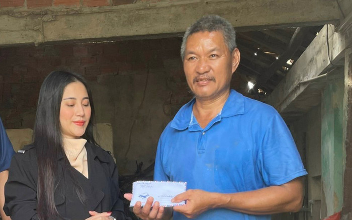 'Ngọc nữ bolero' Tố My dốc tiền túi giúp bà con miền Trung bị thiệt hại nặng do bão lũ Ảnh 2