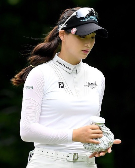 Nhan sắc của cô gái được cho là tình nhân của Bi Rain có ngoại hình giống với Kim Tae Hee.