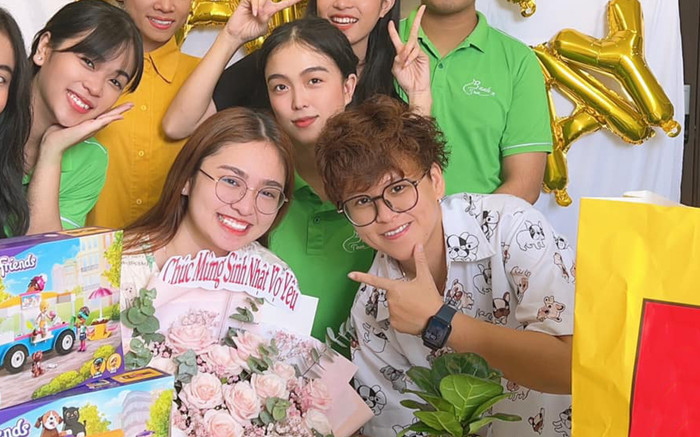 Thiện Nhân hạnh phúc mừng sinh nhật bên người tình đồng giới hậu ồn ào đời tư Ảnh 2