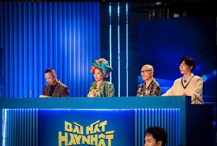 Dàn Ban giám khảo.