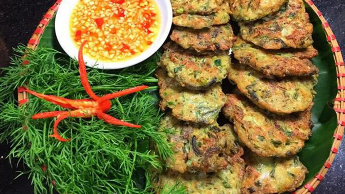 Đặc tính của món rươi là phải có vỏ quýt và hương thơm của ớt