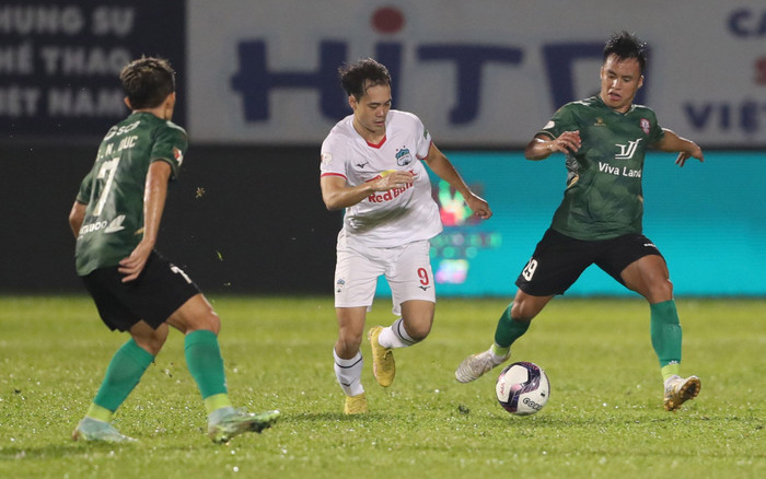 Thua TPHCM, HAGL 'bật chế độ' đua trụ hạng Ảnh 2
