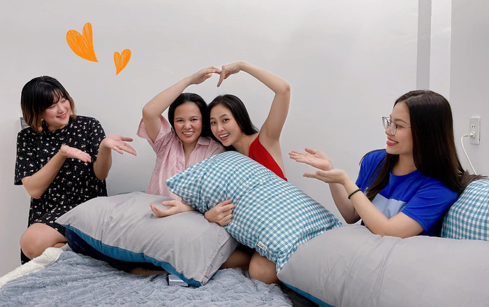 Tìm lại được bạn thất lạc để mời cưới, Liêu Hà Trinh thốt lên: 'Ơn giời Thu Trâm đây rồi' Ảnh 2