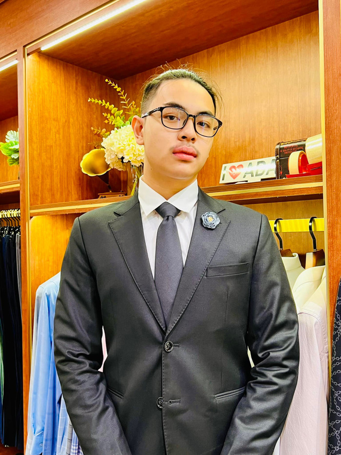 Vóc dáng cao lớn của Bom đã làm cho nhiều người vô cùng bất ngờ