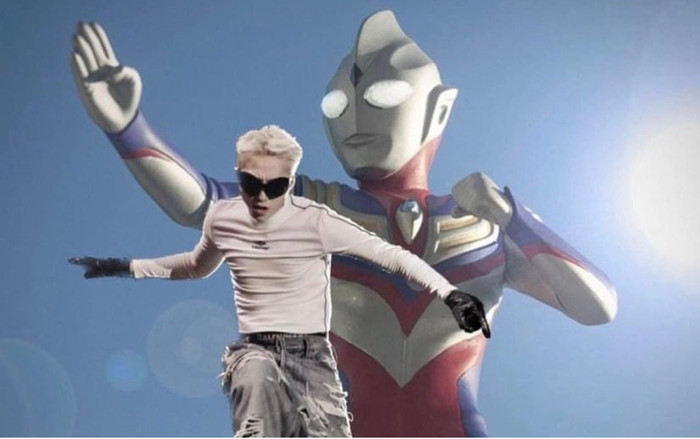 Diện áo bó quần te tua, Sơn Tùng M-TP 'khóc thét' vì bị fan chế ảnh Ảnh 2