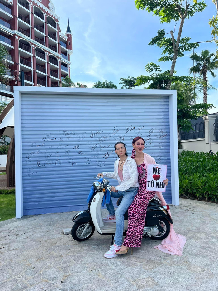 BB Trần - Hải Triều tái hiện lại bức ảnh 'triệu like'.