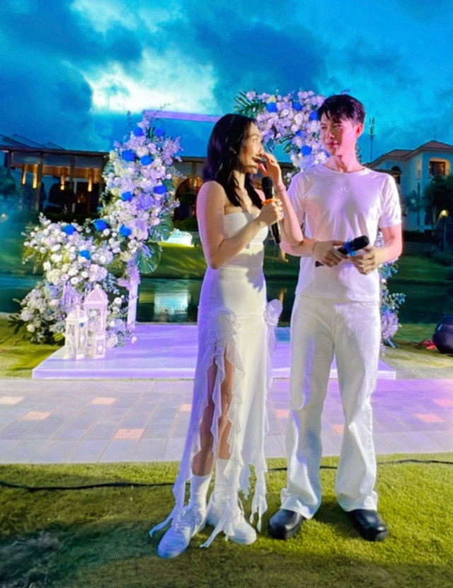 Diệu Nhi - Anh Tú trong buổi tiệc chia tay cuộc sống độc thân tối 9/10.