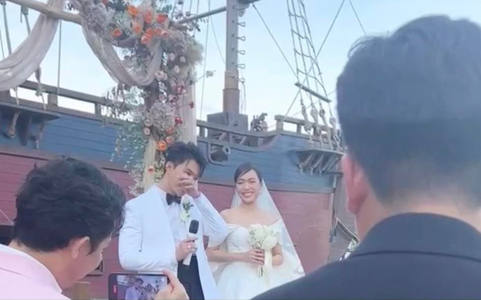 Bất chấp lệnh cấm của Diệu Nhi - Anh Tú, khách mời vẫn vô tư livestream lễ cưới Ảnh 2