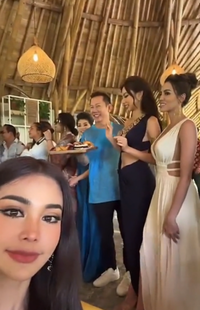 Đại mỹ nhân của xứ Chùa Vàng không thể cưỡng lại được visual người chị em 'cùng nhà Nawat'. 