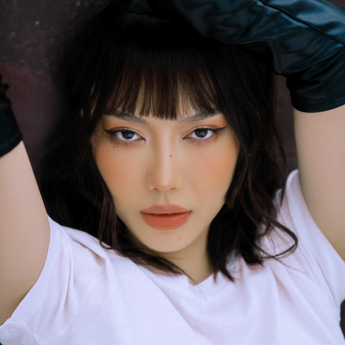 Mắt của Diệu Nhi hút hồn hơn sau khi can thiệp dao kéo, phần mí được nhấn vừa phải không quá thay đổi đường nét của cô.