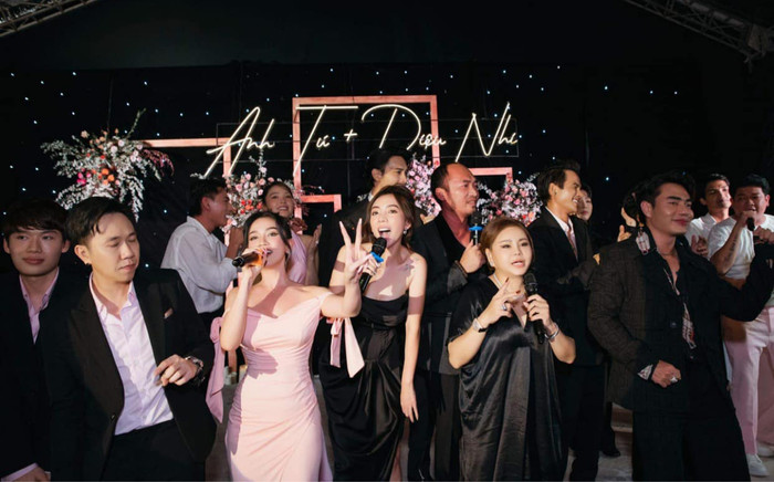 Toàn cảnh văn nghệ đám cưới Anh Tú - Diệu Nhi: Loạt sao Việt 'quẩy quên lối về'! Ảnh 2