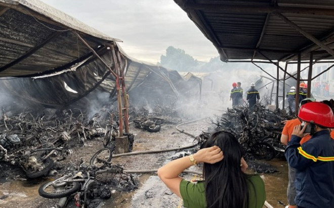 Vụ cháy loạt xe máy ở Nam Định: 500 xe cháy rụi, thiệt hại lên đến 10 tỷ Ảnh 2