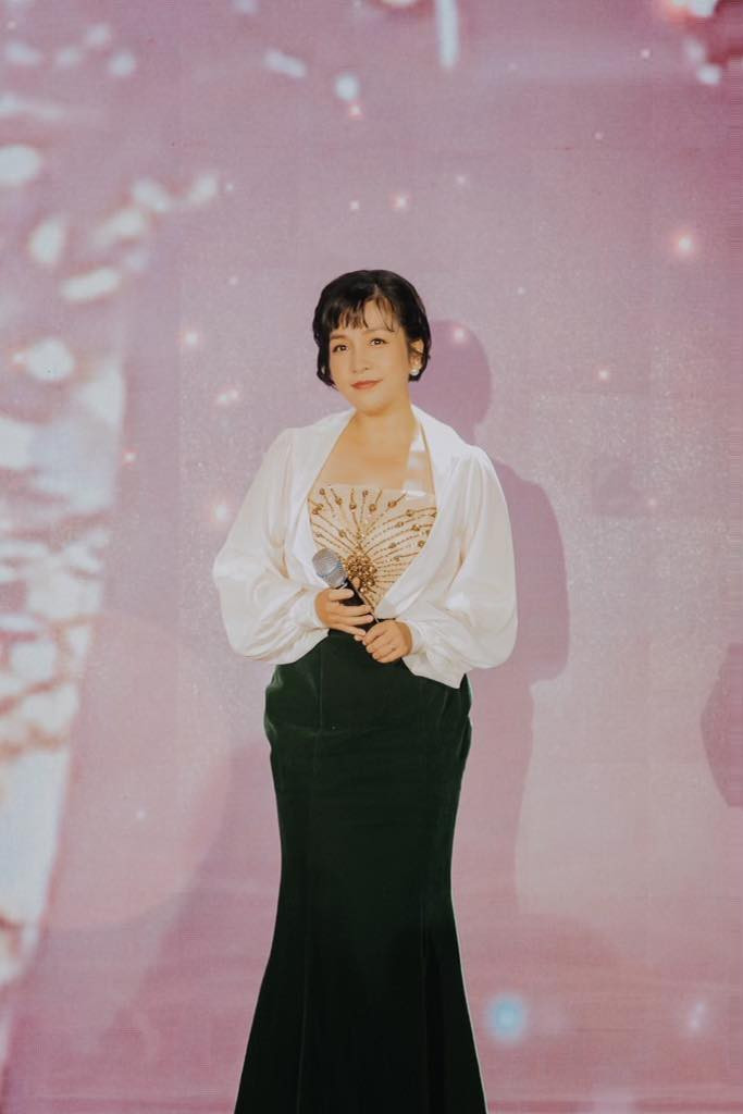 Biểu diễn bản hit đình đám trong sự nghiệp, diva Mỹ Linh ngỡ ngàng khi thấy phản ứng của khán giả Ảnh 1