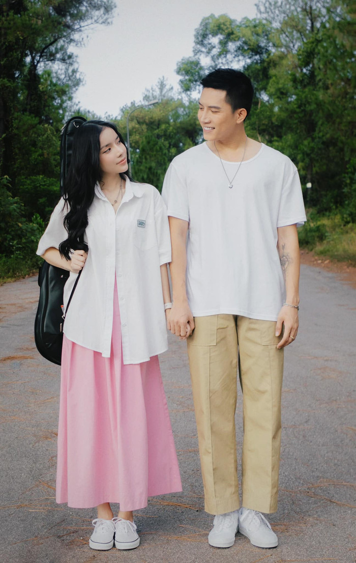 Anh Tú và LyLy từng nhiều lần vướng vào tin đồn hẹn hò, nhưng cả hai đều giữ thái độ im lặng trước sự thắc mắc của đông đảo khán giả