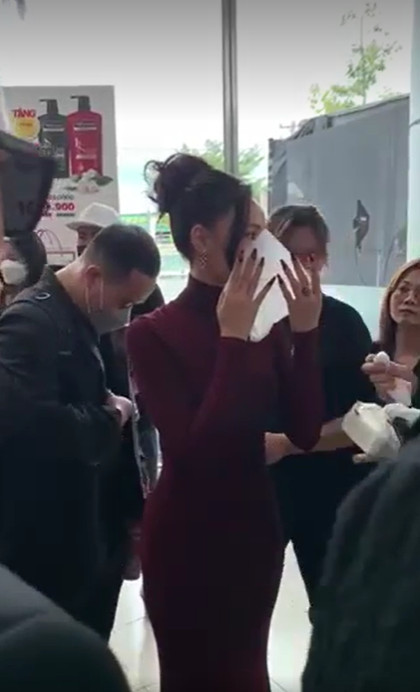 Diện đầm bó sát để khoe body siêu mlem, Lan Ngọc nhận ngay 'cái kết đắng' Ảnh 5