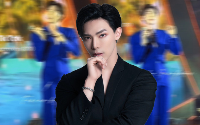 ERIK quên lời ca khúc trăm triệu view trên sân khấu, phải 'cầu cứu' khán giả Ảnh 2