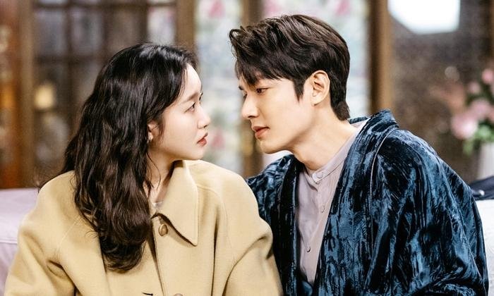 Sao KBiz 'rớt hạng' thê thảm: Lee Min Ho nhạt nhòa, Kim Go Eun bị chê