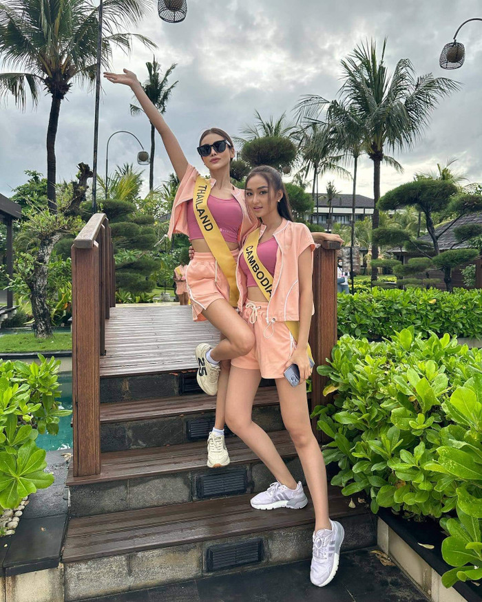 Màn tương tác đáng yêu của hai người đẹp nhận về nhiều sự chú ý của người hâm mộ.