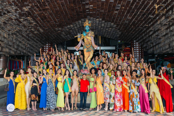 Hình ảnh chụp tập thể của các thí sinh Miss Grand International 2022.