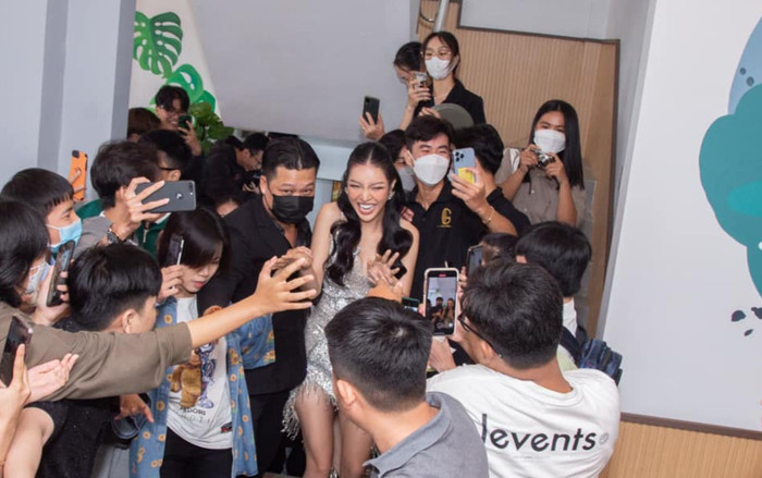 Hậu Miss Grand Vietnam 2022, 'chị chị em em' nắm tay nhau tổ chức fan-meeting rầm rộ Ảnh 2