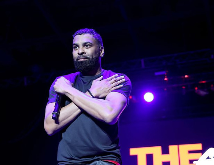 Nam ca sĩ Ginuwine.