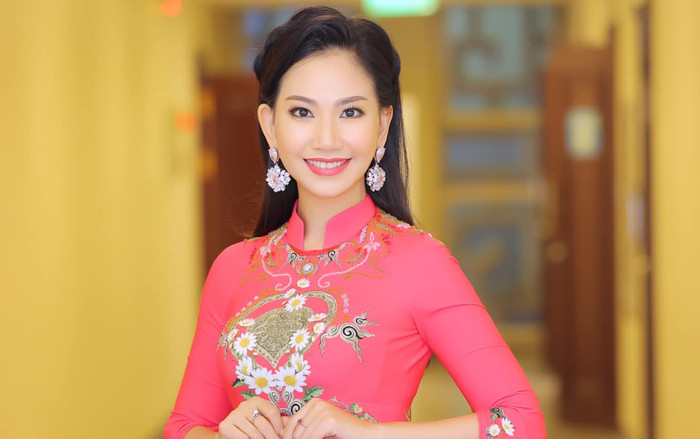 Cuộc sống hôn nhân viên mãn của nữ MC VTV: Được chồng tặng siêu xe, ngày càng xinh đẹp mặn mà Ảnh 2