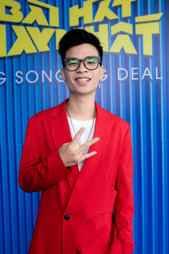 Phần lời độc đáo cùng giai điệu bắt tai của ca khúc Định luật ôm đã giúp Minh Đinh chiếm trọn sự yêu thích của khán giả có mặt tại chương trình