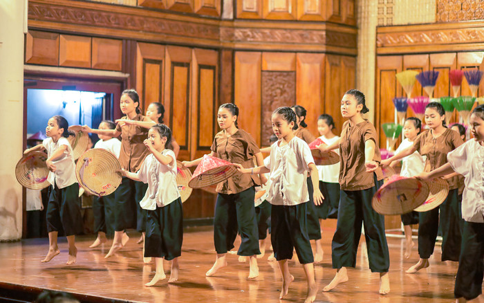 Gần 100 vũ công nhí đứng trên sân khấu ước mơ với vở đại vũ kịch về dòng chảy thời gian Ảnh 2