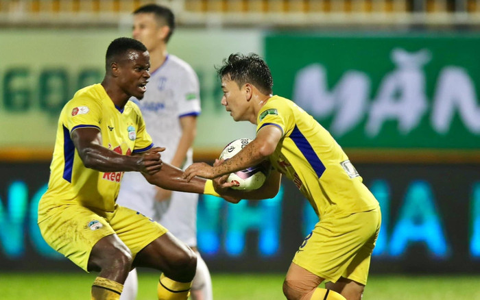 HAGL thua SLNA: 7 trận liên tiếp không thắng và đua trụ hạng Ảnh 2