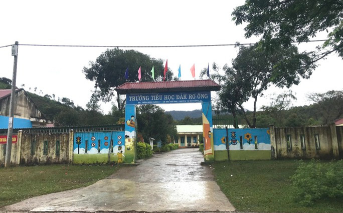 Bị tố 'ăn chặn', hiệu trưởng vội chi tiền chế độ cho học sinh nghèo Ảnh 2