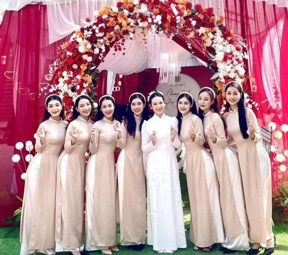 Cô dâu Phương Anh trong bộ áo dài truyền thống