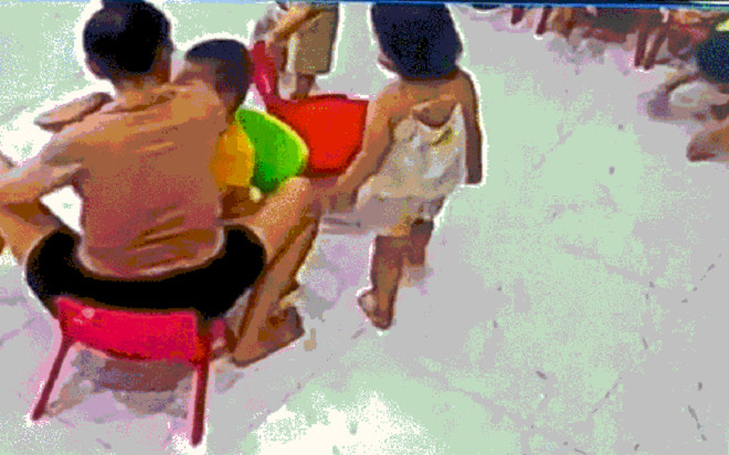 Cô giáo nhận án phạt sau hành động hất cùi chỏ, đánh vào mặt bé trai 3 tuổi Ảnh 2