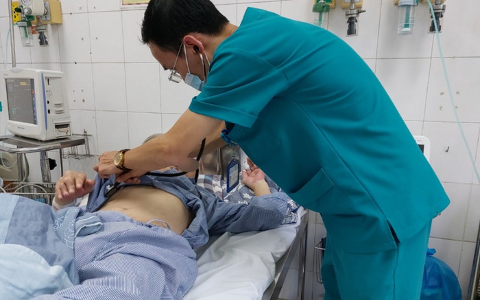 Đang đánh răng thì máu chảy ồ ạt, người bệnh nhập viện cấp cứu khẩn Ảnh 2