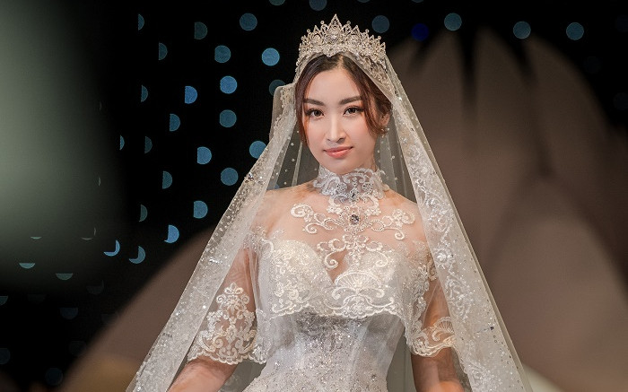 Ông Chun công khai tặng 'quà cưới siêu khủng' cho Hoa hậu Đỗ Mỹ Linh và chồng tỷ phú Ảnh 2