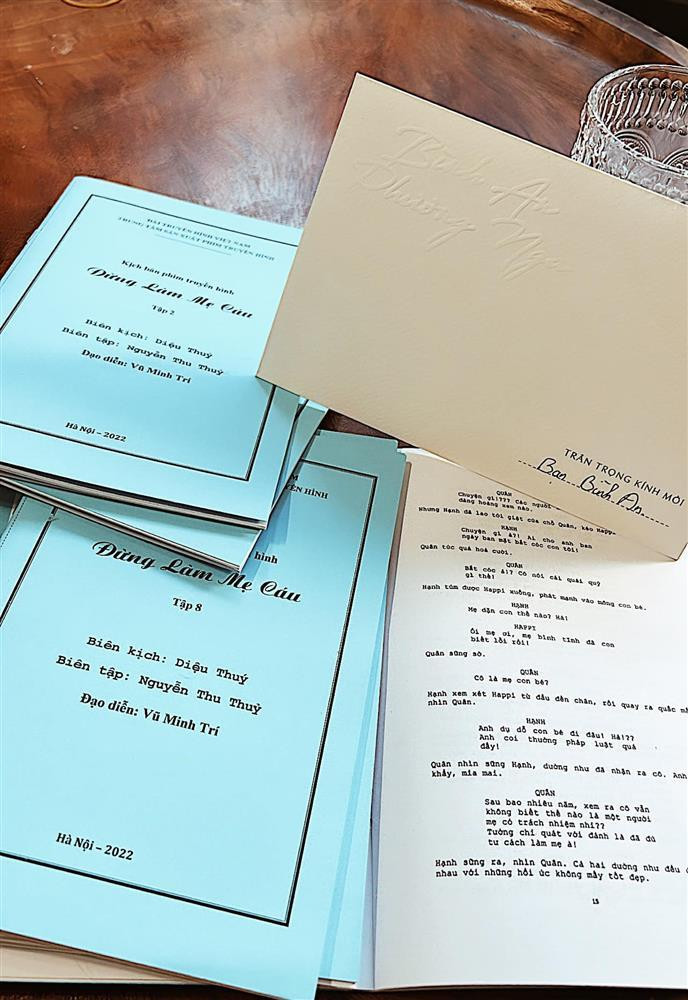 Phương Nga đích thân viết thiệp mời Bình An tới dự đám cưới.