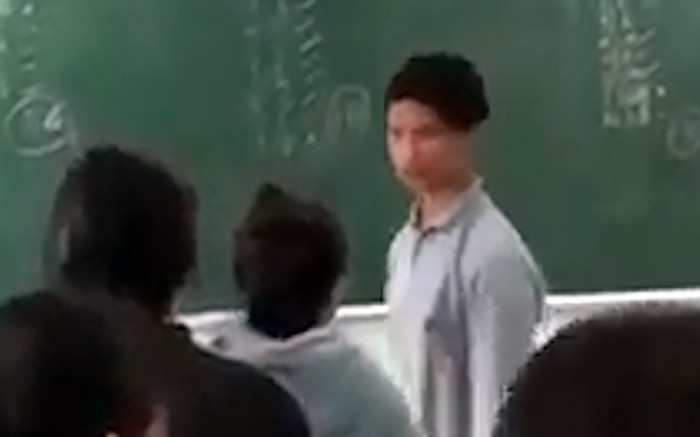 Thầy giáo trải lòng sau khi bị nữ sinh đấu khẩu trong lớp học Ảnh 2