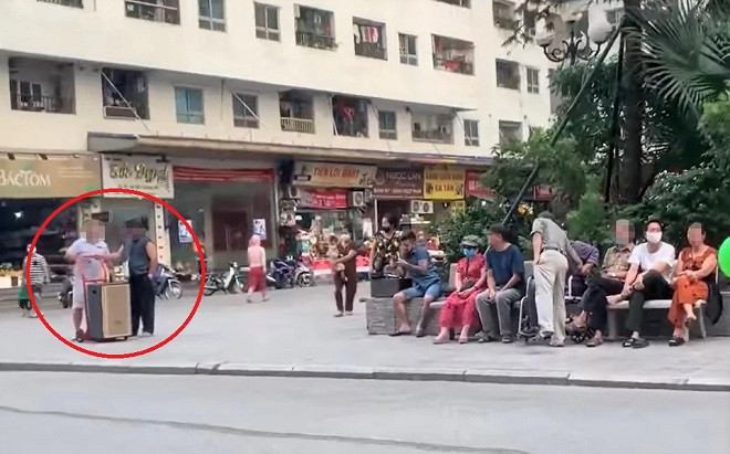 Bức xúc nhóm người hát karaoke gây ồn ào, cư dân dùng chiêu 'hiểm' trả đũa Ảnh 2