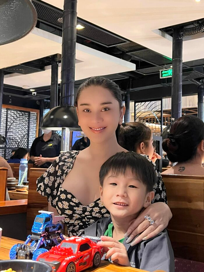 Lâm Khánh Chi tiết lộ lý do phẫu thuật dây thanh quản Ảnh 4