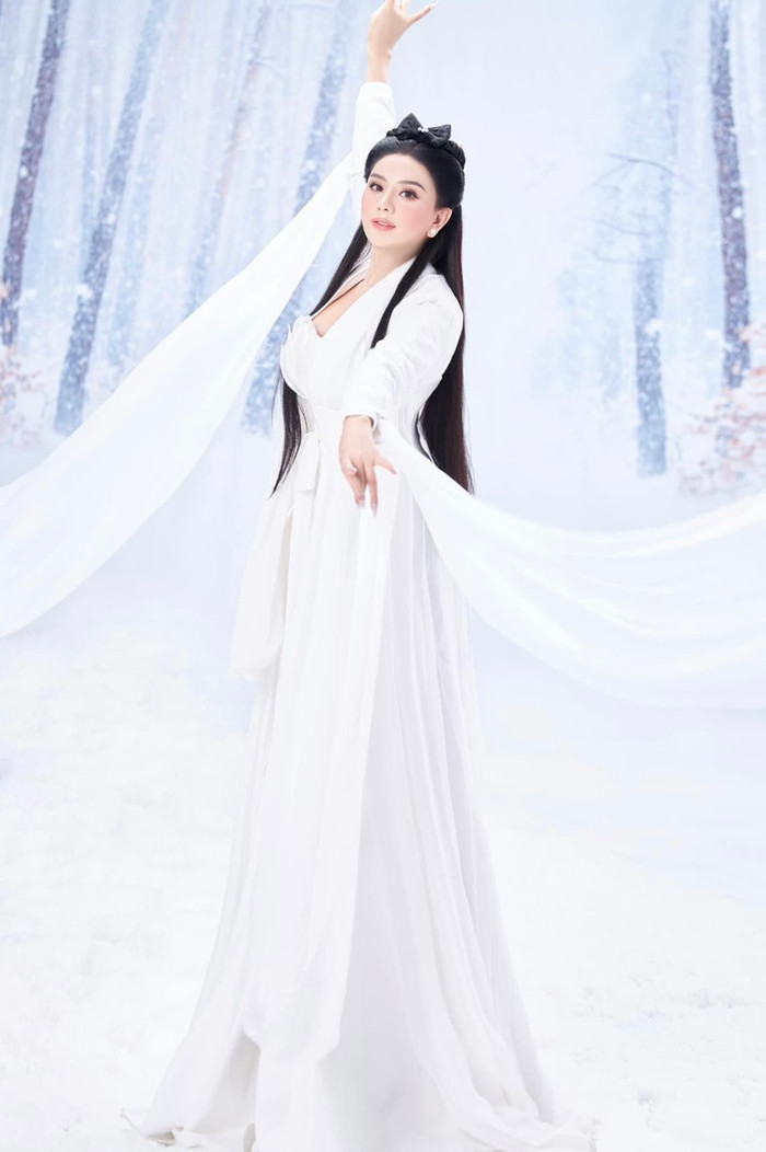 Lâm Khánh Chi trong bộ ảnh mới.