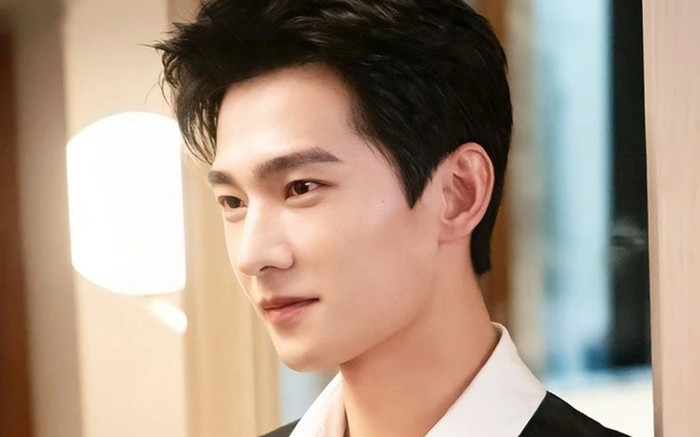 Sốc với ảnh Dương Dương đánh đàn piano từ 4 năm trước, đúng là hoàng tử bước ra từ truyện ngôn tình Ảnh 2