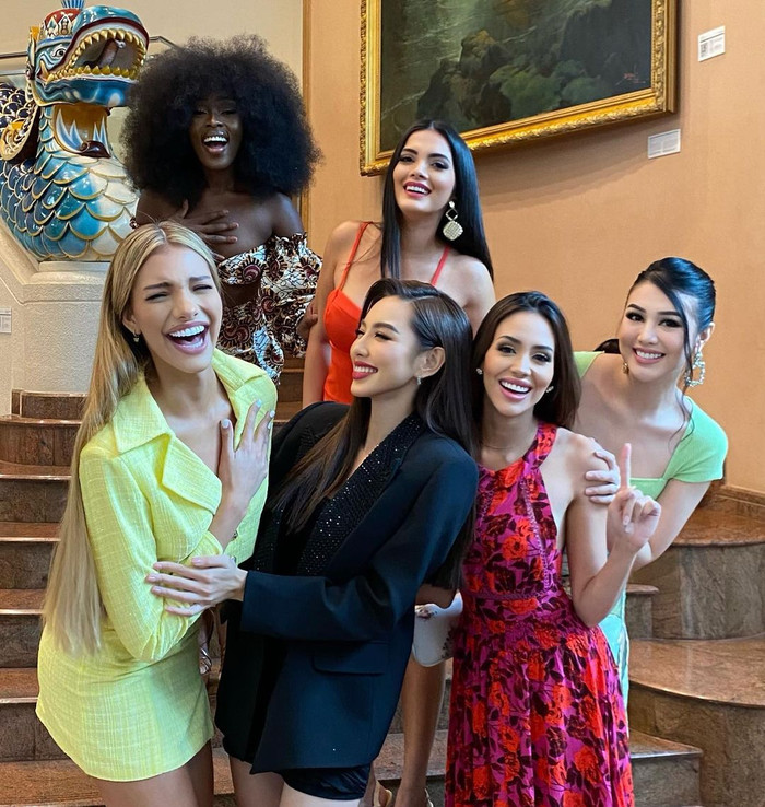 Những 'cực phẩm' mỹ nhân của gia đình Miss Grand: (2014) - Daryanne Lees, (2016) - Ariska Putri Pertiwi, (2018) - Clara Sosa, (2019) - Valentina Figuera, (2020) - Abena Appiah.