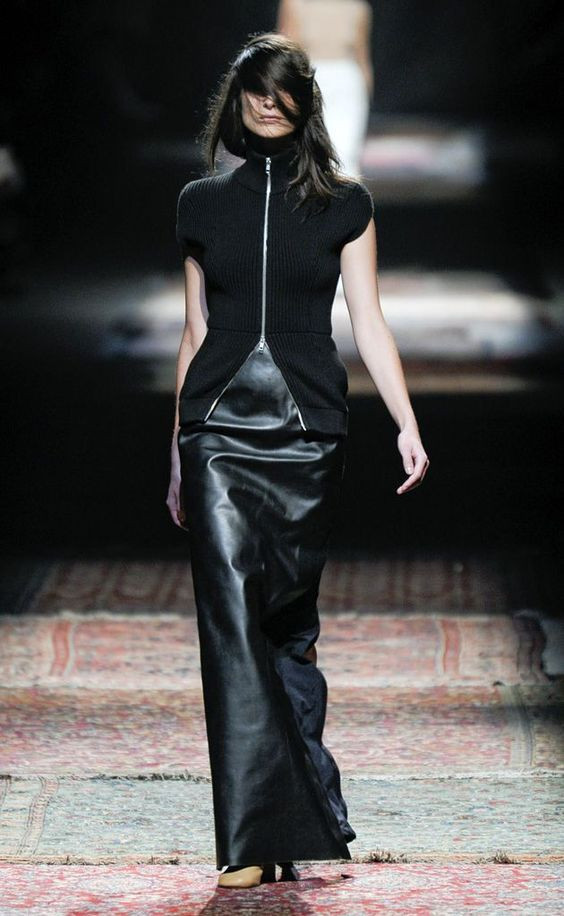 Maison Margiela - Thương hiệu thời trang bí ẩn nhất thế giới, NTK giấu mặt, người mẫu đeo mặt nạ Ảnh 11