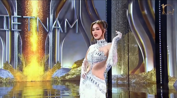 Tại đêm thi bán kết, Thiên Ân đã có màn trình diễn vô cùng bùng nổ, được netizens nhận xét là tiến bộ và 'slay' hơn nhiều.