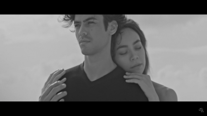 MV Bức thư để lại.