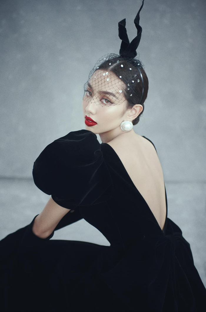 Hoa hậu của các hoa hậu 2016 bị Thùy Tiên làm lu mờ: Đừng chụp chung với Queen Tiên, chỉ bị thiệt thòi Ảnh 6