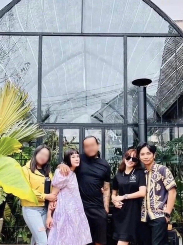 Bức ảnh Anna Bắc Giang chụp cùng vợ chồng Khánh Thy khiến nhiều người tò mò về mối quan hệ