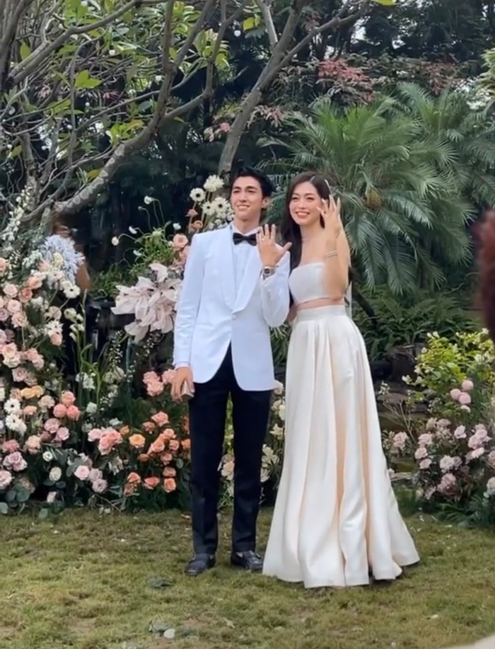 Khung cảnh đầu tiên trong đám cưới Bình An - Phương Nga Ảnh 5