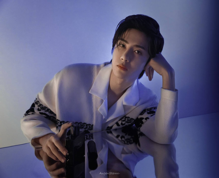 Không khó để thấy, Vương Nhất Bác đang có địa vị lớn tại Nhạc Hoa. 